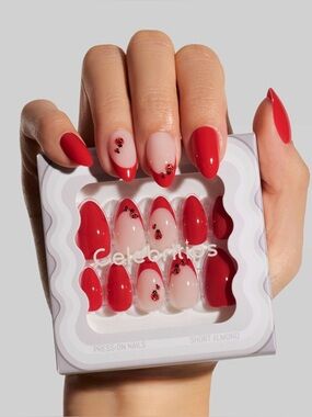 NIB Celebritips 3D Ladybug Short Almond Press On Nails